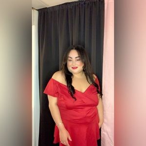 Peplum off the shoulder top, size 3x.